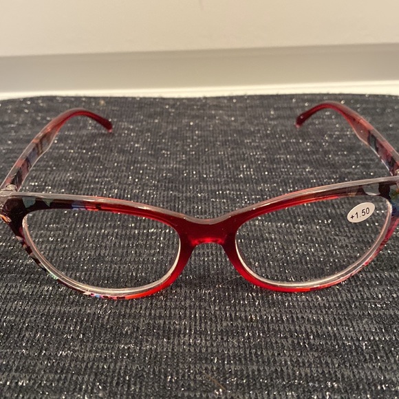 ๐ ๐NIP: Retro Red Floral Readers - Picture 3 of 5